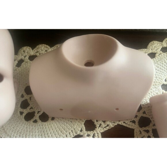 1993 Imsco Elke Hutchins Bernadette Doll Parts - Picture 4 of 7